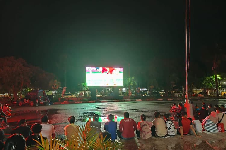 Videotron Perdana Difungsikan, DPMPTSP Bontang Fasilitasi Nobar Timnas Indonesia vs China